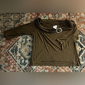 brown blouse | collar detail